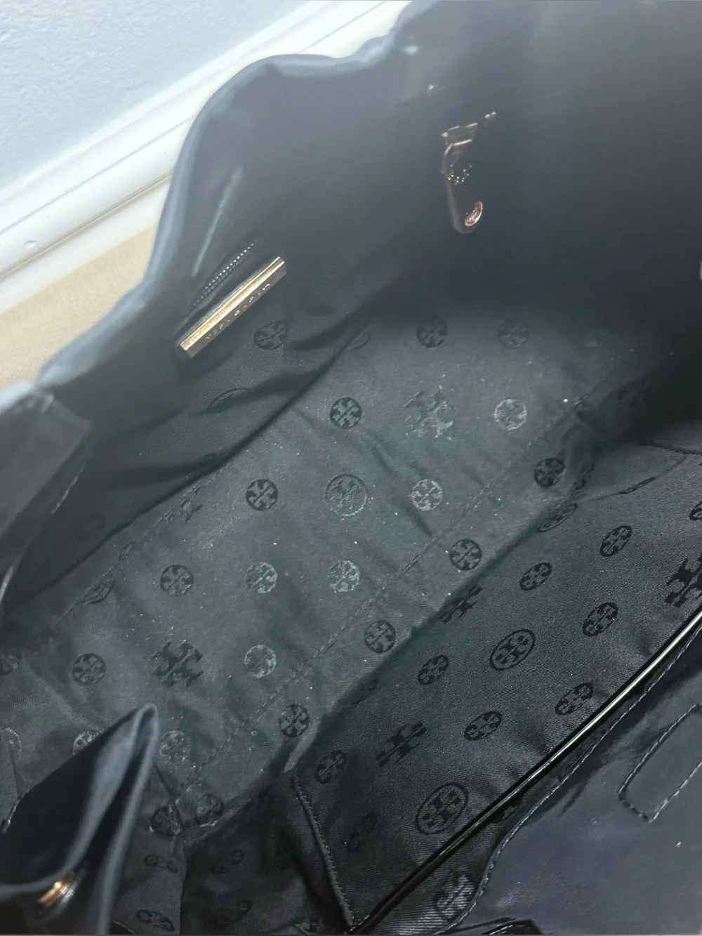 Tory Burch Ella Tote  made with Black Nylon and Patent-Trim Logo EUC - Picture 7 of 7